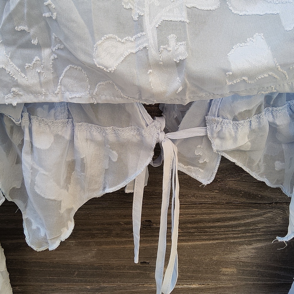 Prettylittlething Baby Blue Floral Organza Ruffled Sheer Tie Crop Top Size 4 - Picture 9 of 9